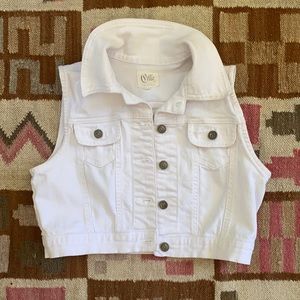 White jean vest Cello! Size medium 34B